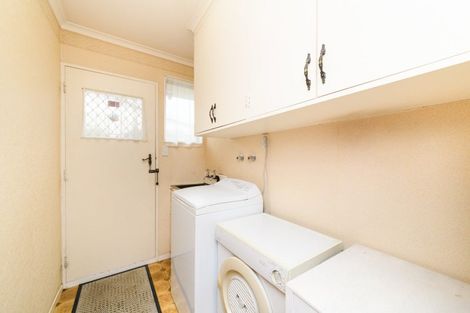 Photo of property in 1a Lowestoft Place, West End, Palmerston North, 4412