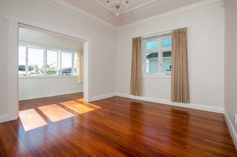 Photo of property in 120 West End Road, Westmere, Auckland, 1022