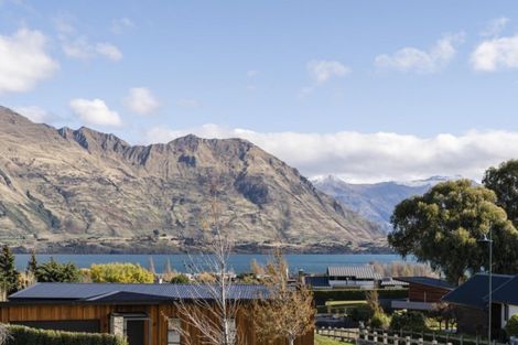Photo of property in 3 Westview Road, Wanaka, 9305