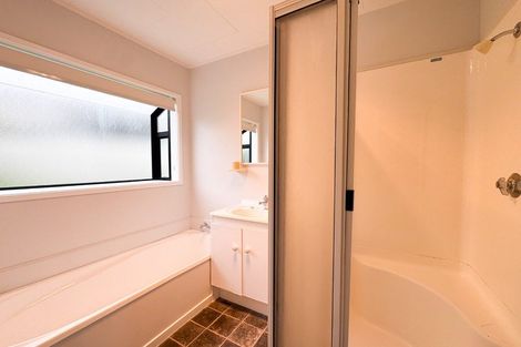 Photo of property in 12 Clearview Heights, Ranui, Auckland, 0612
