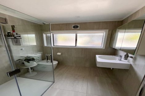 Photo of property in 2/60 Maritime Terrace, Birkenhead, Auckland, 0626