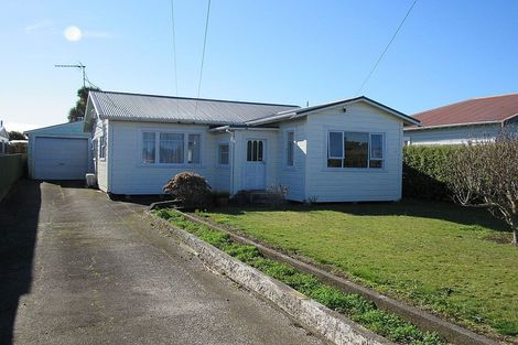 Photo of property in 12 Burns Street, Hawera, 4610