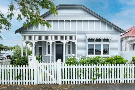 Photo of property in 39 Nelson Crescent, Napier South, Napier, 4110