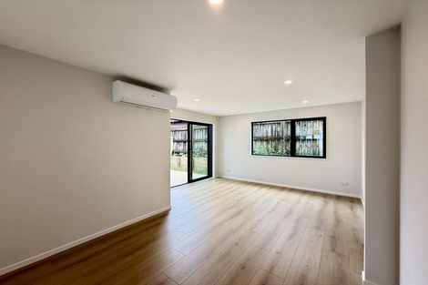 Photo of property in 58b Fitzherbert Avenue, West Harbour, Auckland, 0618