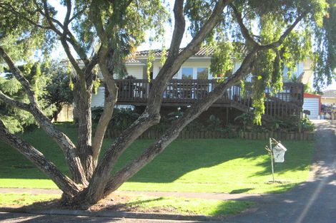 Photo of property in 4 Rainbow Place, Wattle Downs, Auckland, 2103