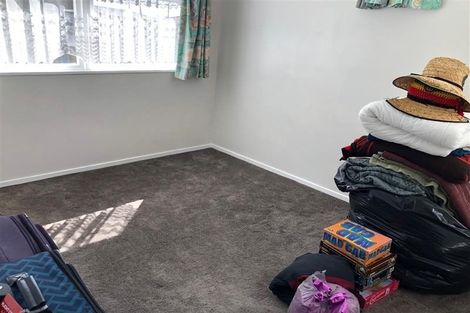 Photo of property in 16 Tironui Station Road East, Papakura, 2112