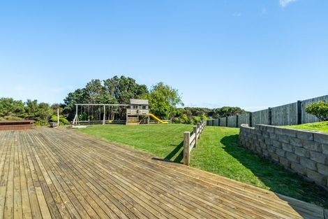 Photo of property in 3 Coroglen Rise, Pukerua Bay, 5026