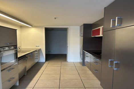Photo of property in Aqua, 2/74 Oriental Parade, Oriental Bay, Wellington, 6011