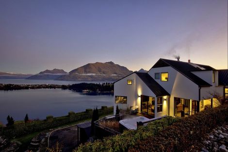 Photo of property in 10 Peregrine Place, Queenstown, 9300