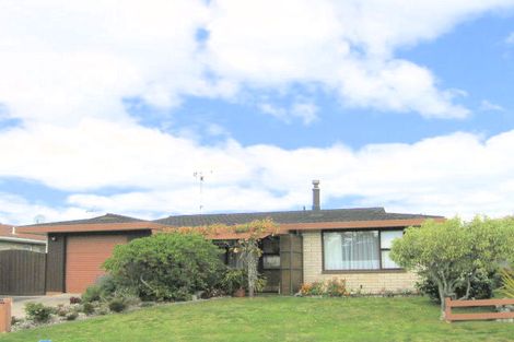 Photo of property in 2 Berwick Place, Mount Maunganui, 3116