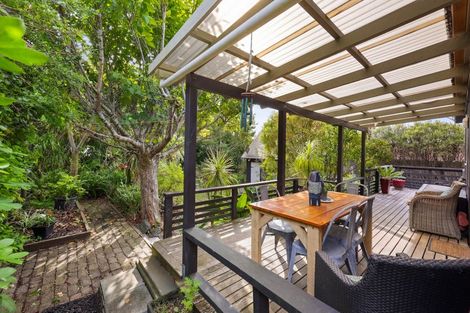 Photo of property in 4 Millen Place, Clarks Beach, 2122