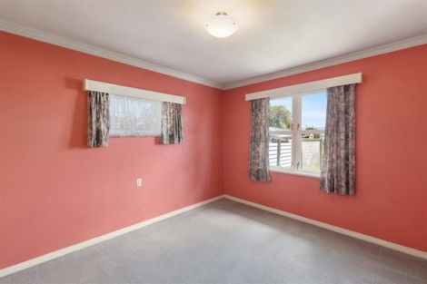 Photo of property in 15 Bartholomew Road, Levin, 5510