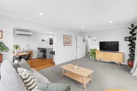 Photo of property in 2/123 Gilberthorpes Road, Hei Hei, Christchurch, 8042