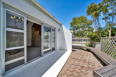 Photo of property in 13 Ambury Place, Merrilands, New Plymouth, 4312