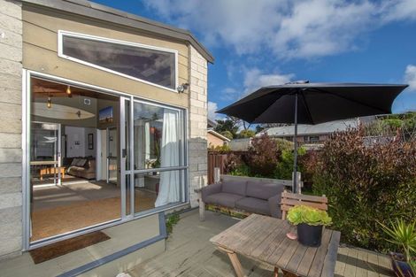 Photo of property in 56 Effingham Street, North New Brighton, Christchurch, 8083