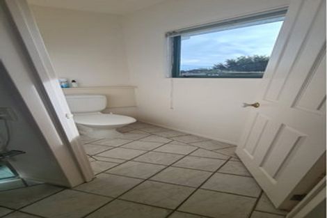 Photo of property in 4 Savoy Road, Orewa, 0931