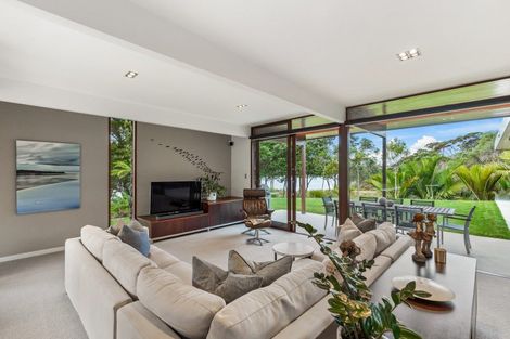 Photo of property in 20 Oscar Road, Greenhithe, Auckland, 0632