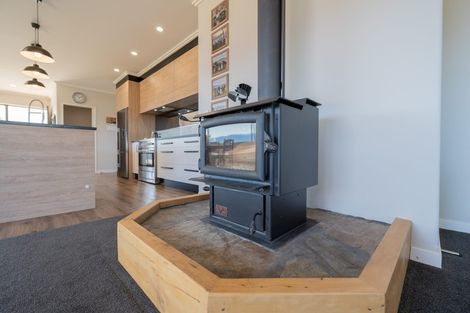 Photo of property in 6 Tawera Place, Te Anau, 9679