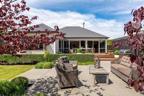 Photo of property in 40 Pitcairn Crescent, Bryndwr, Christchurch, 8053