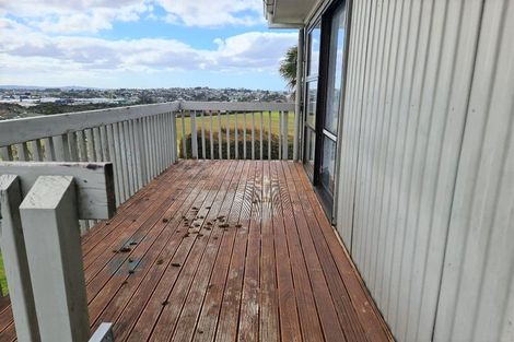 Photo of property in 28 Beauchamp Drive, Massey, Auckland, 0614
