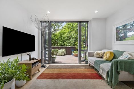 Photo of property in 37f Ngaio Road, Kelburn, Wellington, 6012