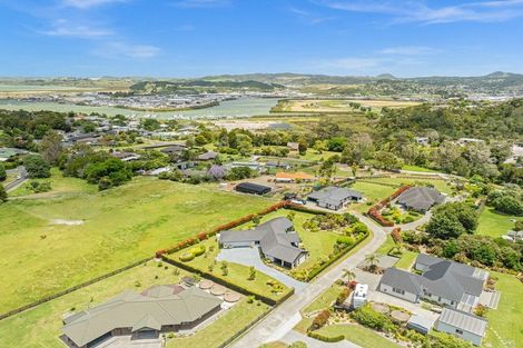 Photo of property in 9 Summerfield Way, Parahaki, Whangarei, 0112