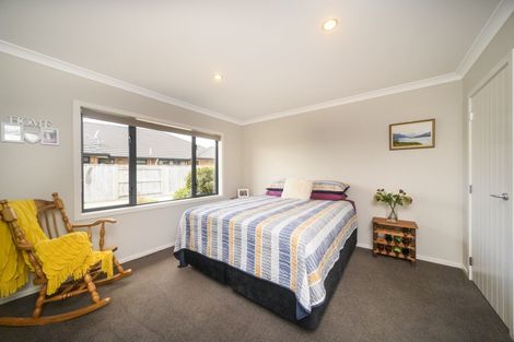 Photo of property in 48 Rosalie Terrace, Kelvin Grove, Palmerston North, 4414