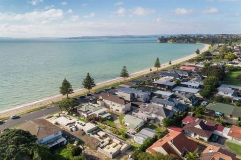 Photo of property in 20 The Esplanade, Eastern Beach, Auckland, 2012