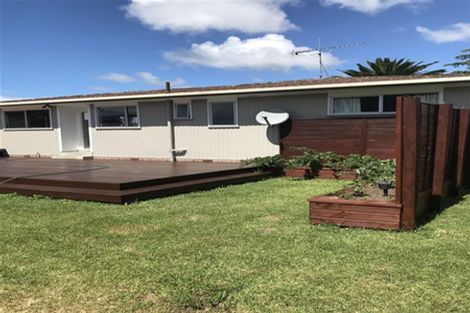 Photo of property in 51 Reelick Avenue, Pakuranga Heights, Auckland, 2010