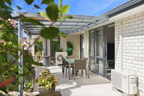 Photo of property in 30 Seabreeze Place, Papamoa Beach, Papamoa, 3118
