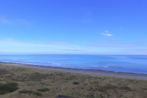 Photo of property in 37 Marine Parade South, Foxton Beach, Foxton, 4815