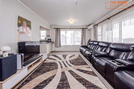 Photo of property in 16 Frobisher Way, Clendon Park, Auckland, 2103