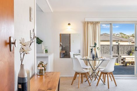 Photo of property in 1/137 Centreway Road, Orewa, 0931