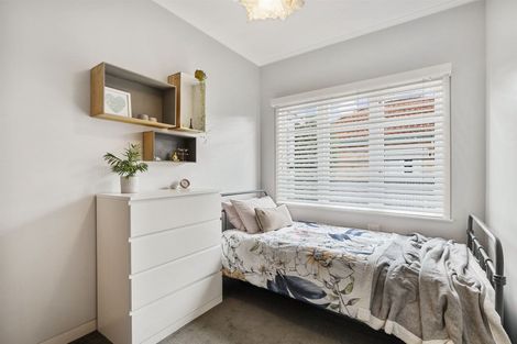 Photo of property in 1/115 Shakespeare Road, Milford, Auckland, 0620