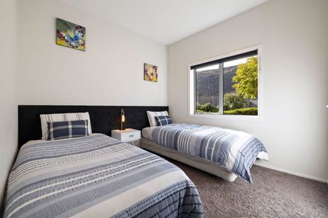 Photo of property in 2 Innes Place, Arrowtown, 9302