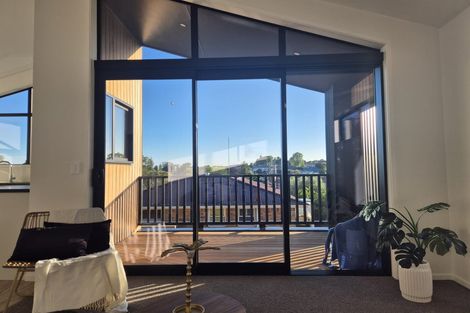 Photo of property in 4/3 Huia Avenue, Forest Lake, Hamilton, 3200