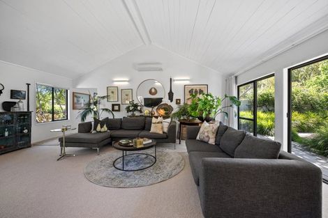 Photo of property in 44 Hardens Lane, Paremoremo, Auckland, 0632