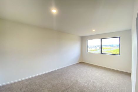 Photo of property in 17 Woven Place, Karaka, Papakura, 2113