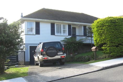 Photo of property in 42 Link Road, Newlands, Wellington, 6037