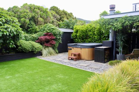 Photo of property in 18 Fernlea Avenue, Karori, Wellington, 6012