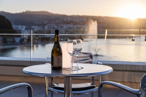 Photo of property in 2/308 Oriental Parade, Oriental Bay, Wellington, 6011