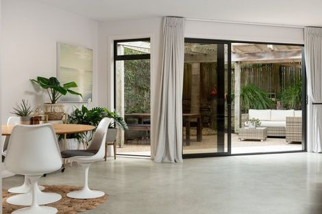 Photo of property in 125b Oceanbeach Road, Mount Maunganui, 3116