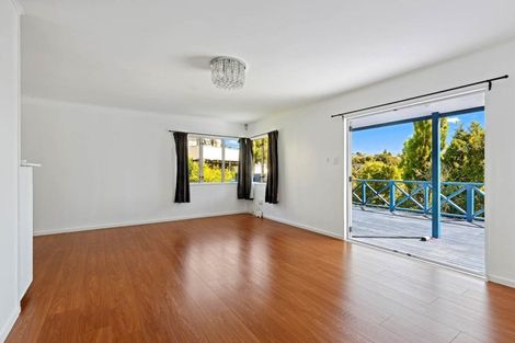 Photo of property in 13 Trias Road, Totara Vale, Auckland, 0629