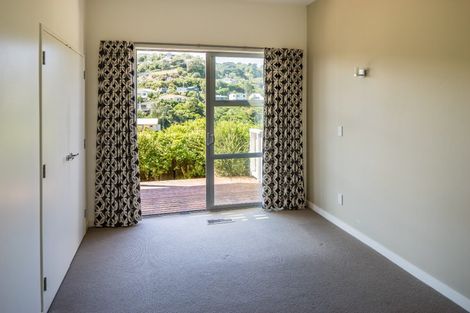 Photo of property in 51 Tiketike Way, Brooklyn, Wellington, 6021