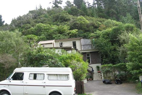 Photo of property in 124 Pinehaven Road, Pinehaven, Upper Hutt, 5019