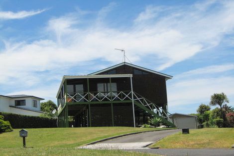 Photo of property in 9 Vela Place, Clarks Beach, 2122