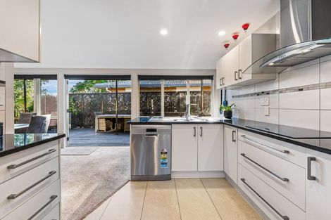 Photo of property in 129b Parrs Cross Road, Glen Eden, Auckland, 0612