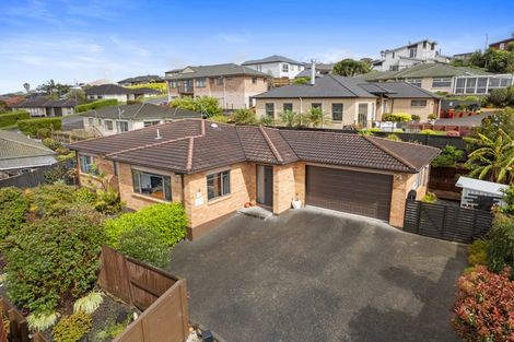 Photo of property in 53 Chesterfield Way, Orewa, 0931