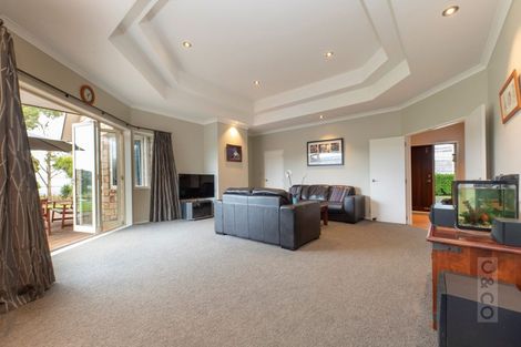 Photo of property in 17 Deacon Road, Riverhead, Kumeu, 0892