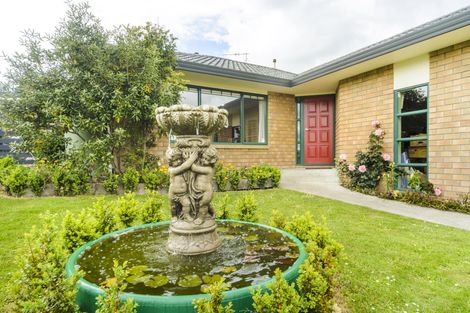 Photo of property in 157 Ruapehu Drive, Fitzherbert, Palmerston North, 4410